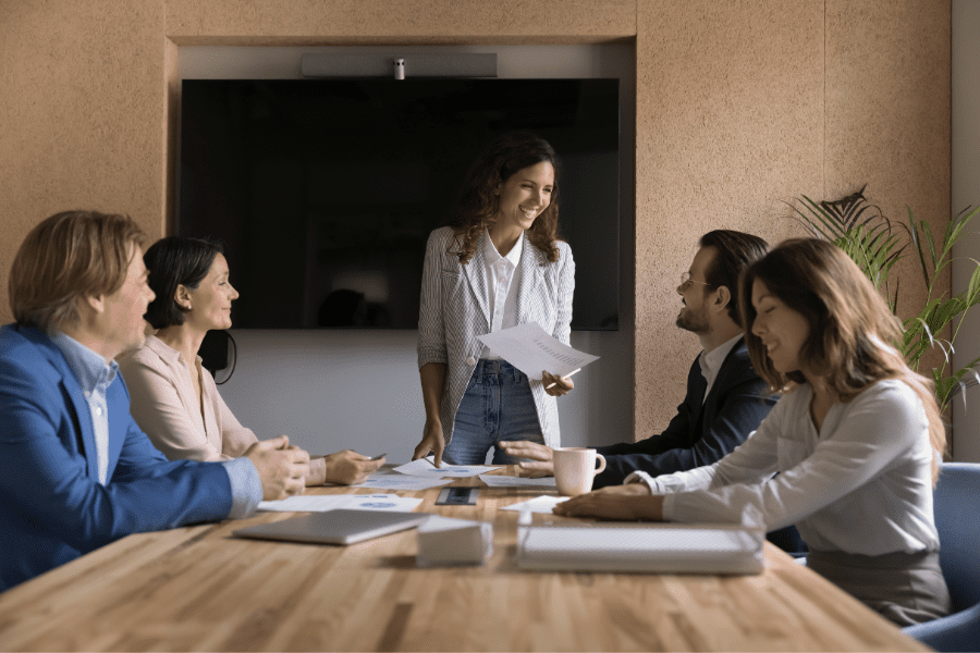 ekspert w dziedzinie wywierania wpływu.