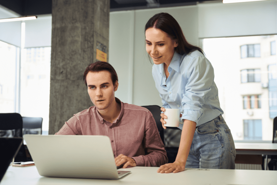 różne podejścia i status quo - przetwarzanie danych zamieszczonych w procesie zmian.