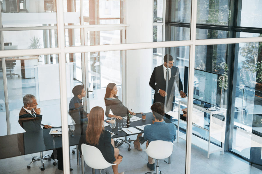 podjęcie decyzji i złożenie zamówienia.